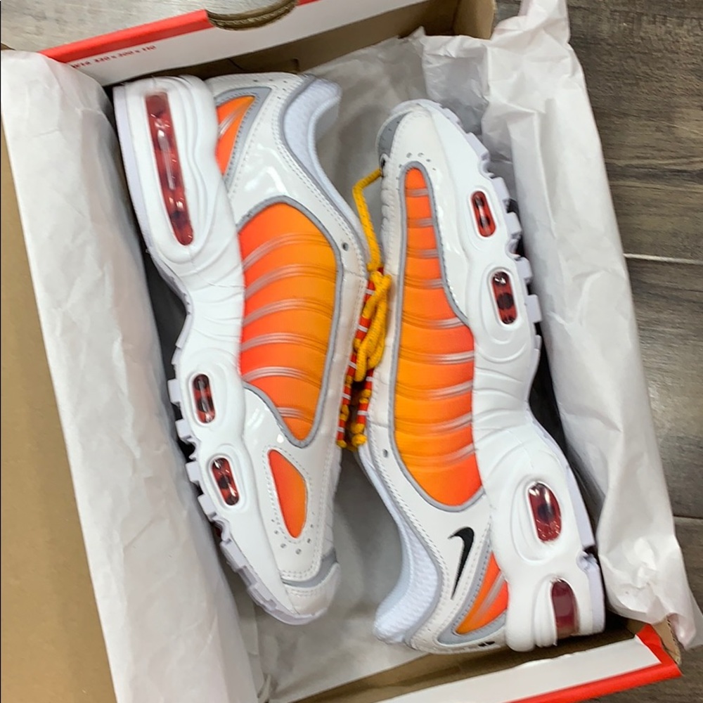 NIKE W AIR MAX TAILWIND IV NRG - Picture 9 of 16